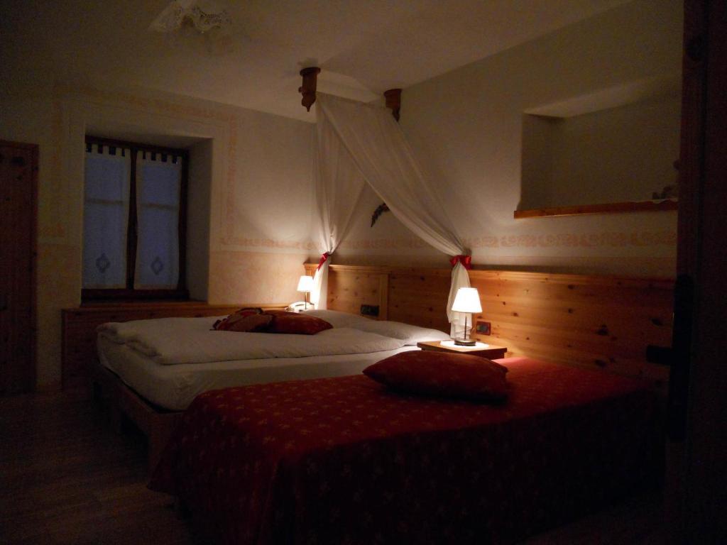 Hotel Garni Salvanel Cavalese Room photo
