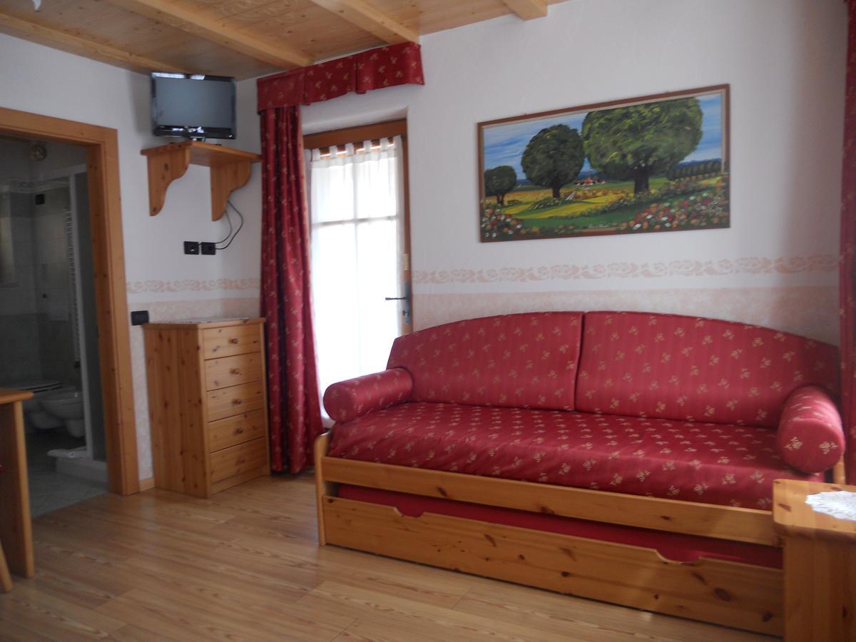 Hotel Garni Salvanel Cavalese Exterior photo