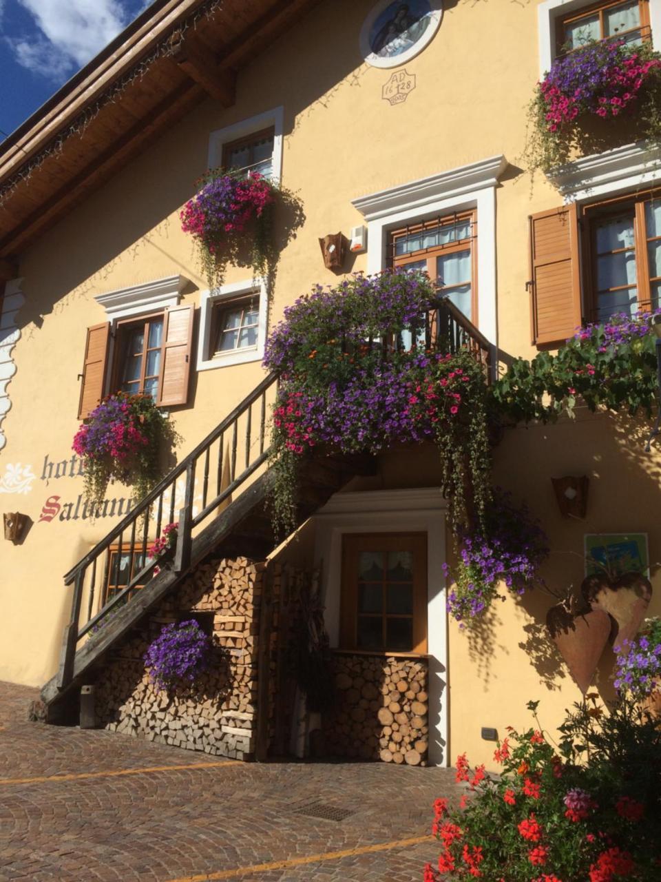Hotel Garni Salvanel Cavalese Exterior photo